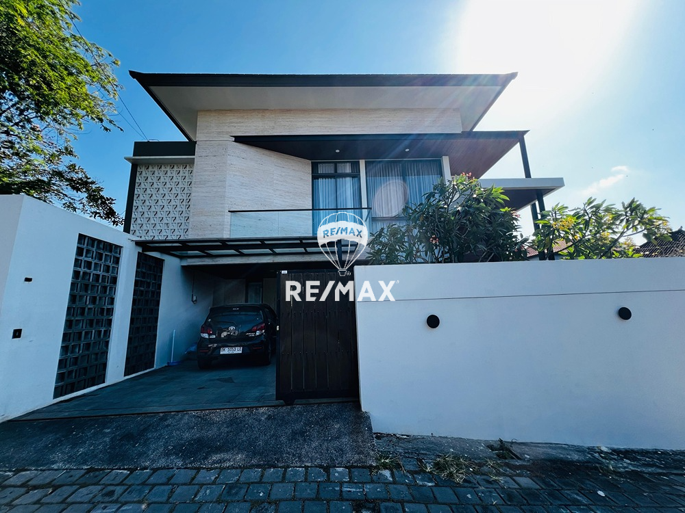 Dijual Rumah Suradipa Peguyangan kaja Denpasar Utara Bali 15 Menit Ke Living world Mall