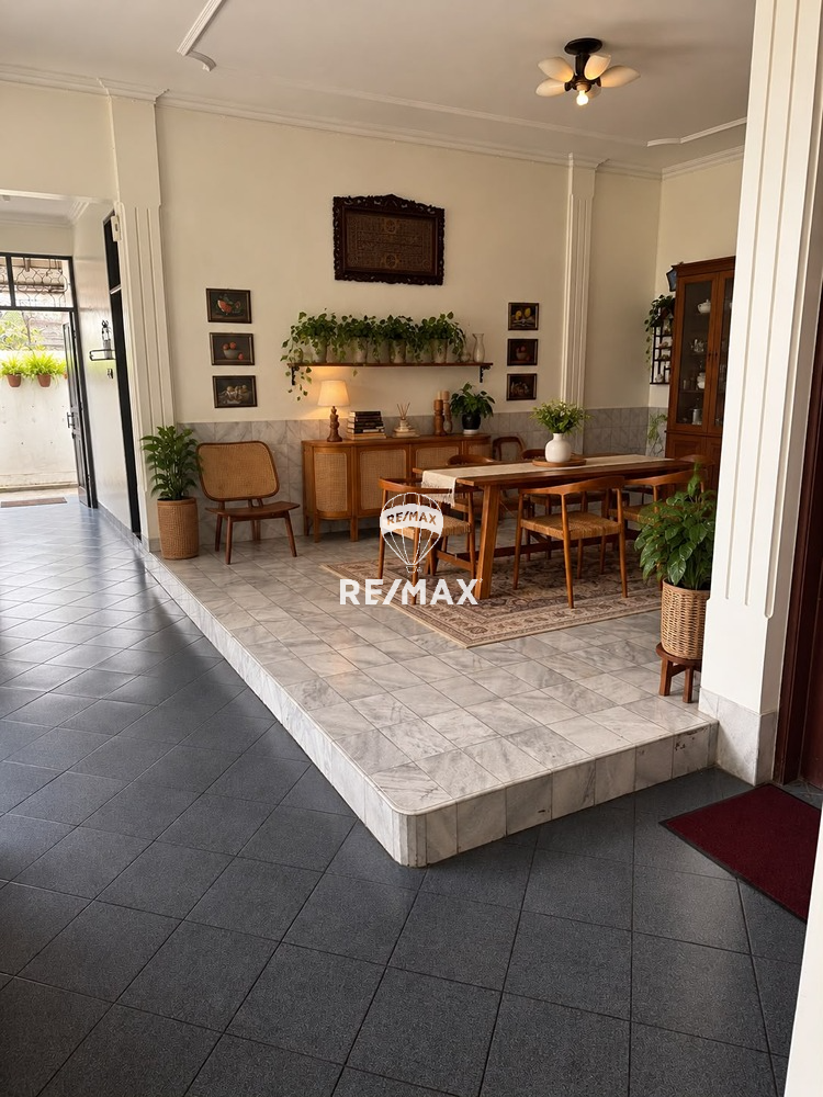 RUMAH 6 KAMAR TIDUR DIJUAL AREA TEUKU UMAR DENPASAR
