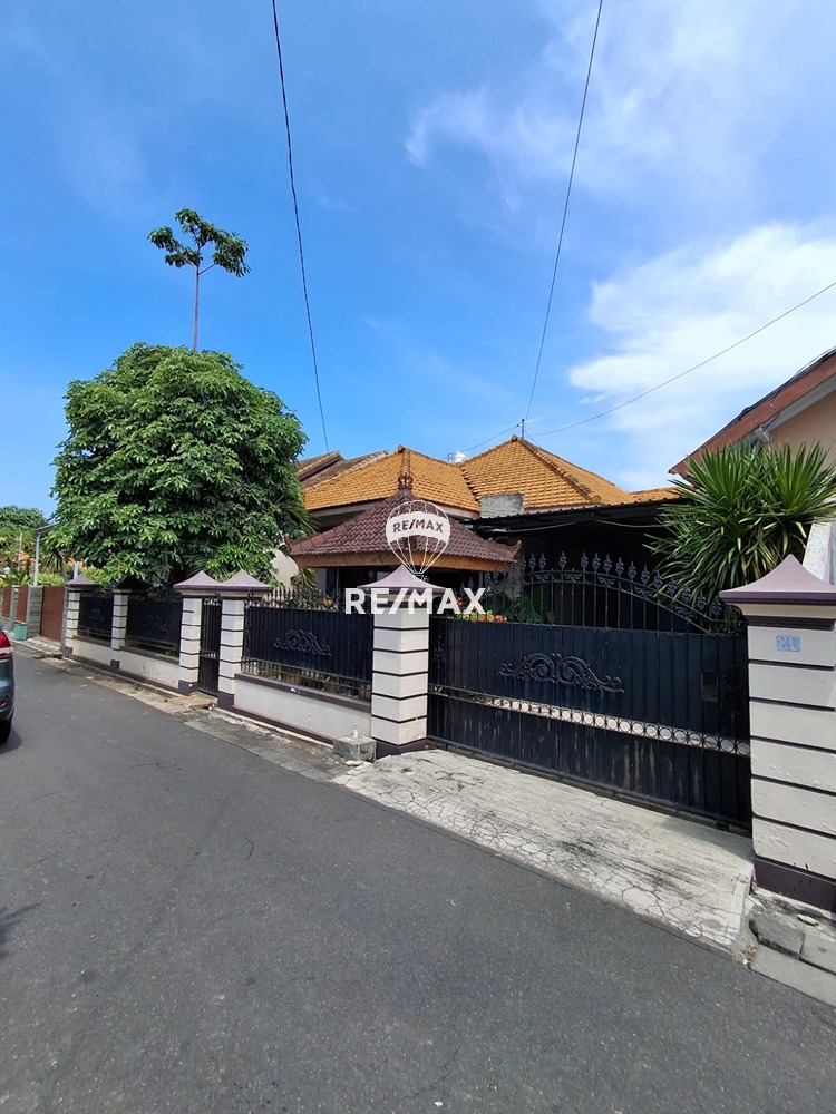 RUMAH BESAR & LENGKAP DI KEBALENAN – BANYUWANGI